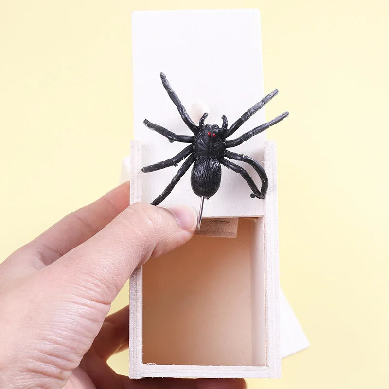 Surprise Creative Prank Spider Wood Packaging and Plastic Box Funny Spoof Toy Panic Gag Joke Holiday Gifts