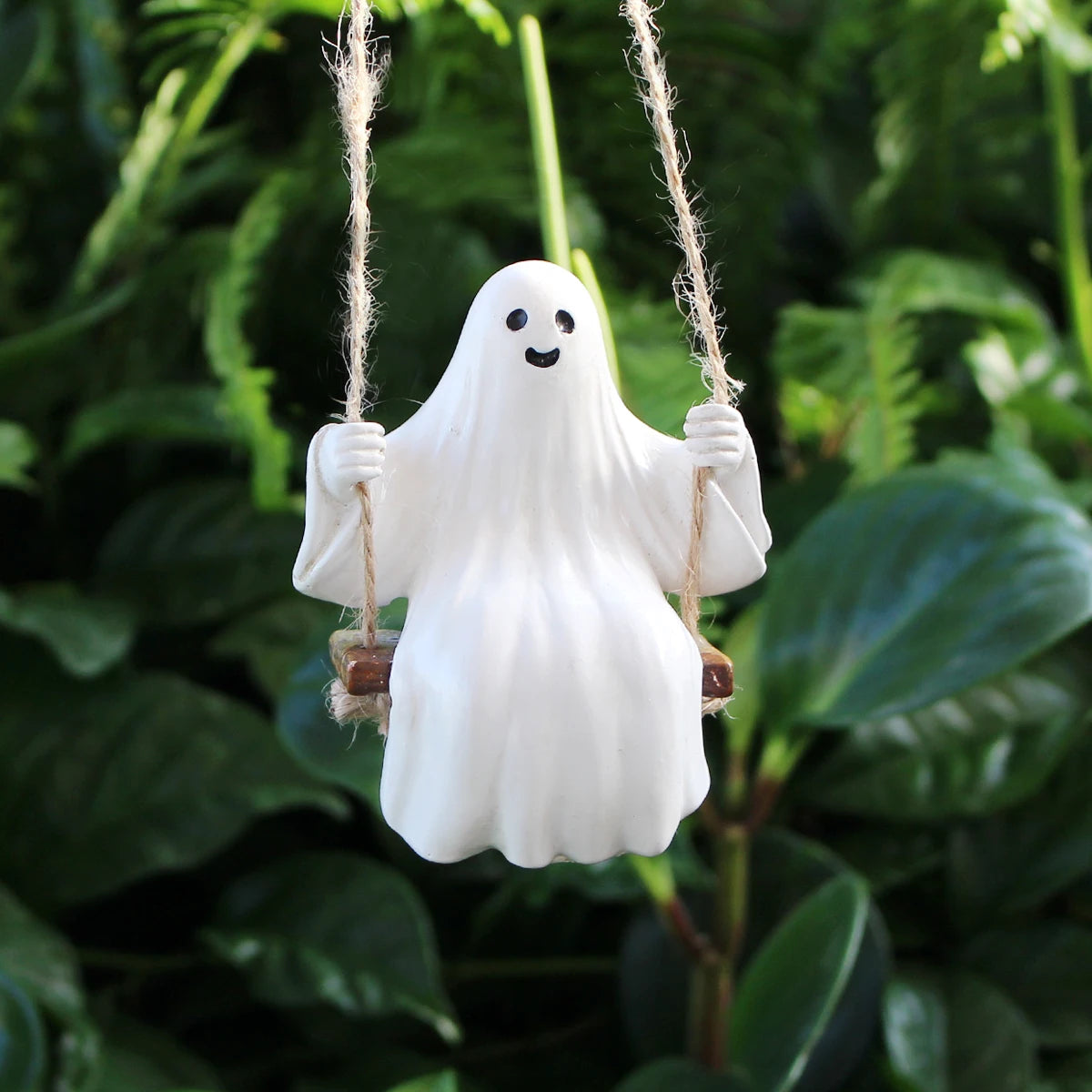 1 Set of Funny Halloween White Ghost Swing Decorations, Indoor and Outdoor Hanging White Ghost Sculptures