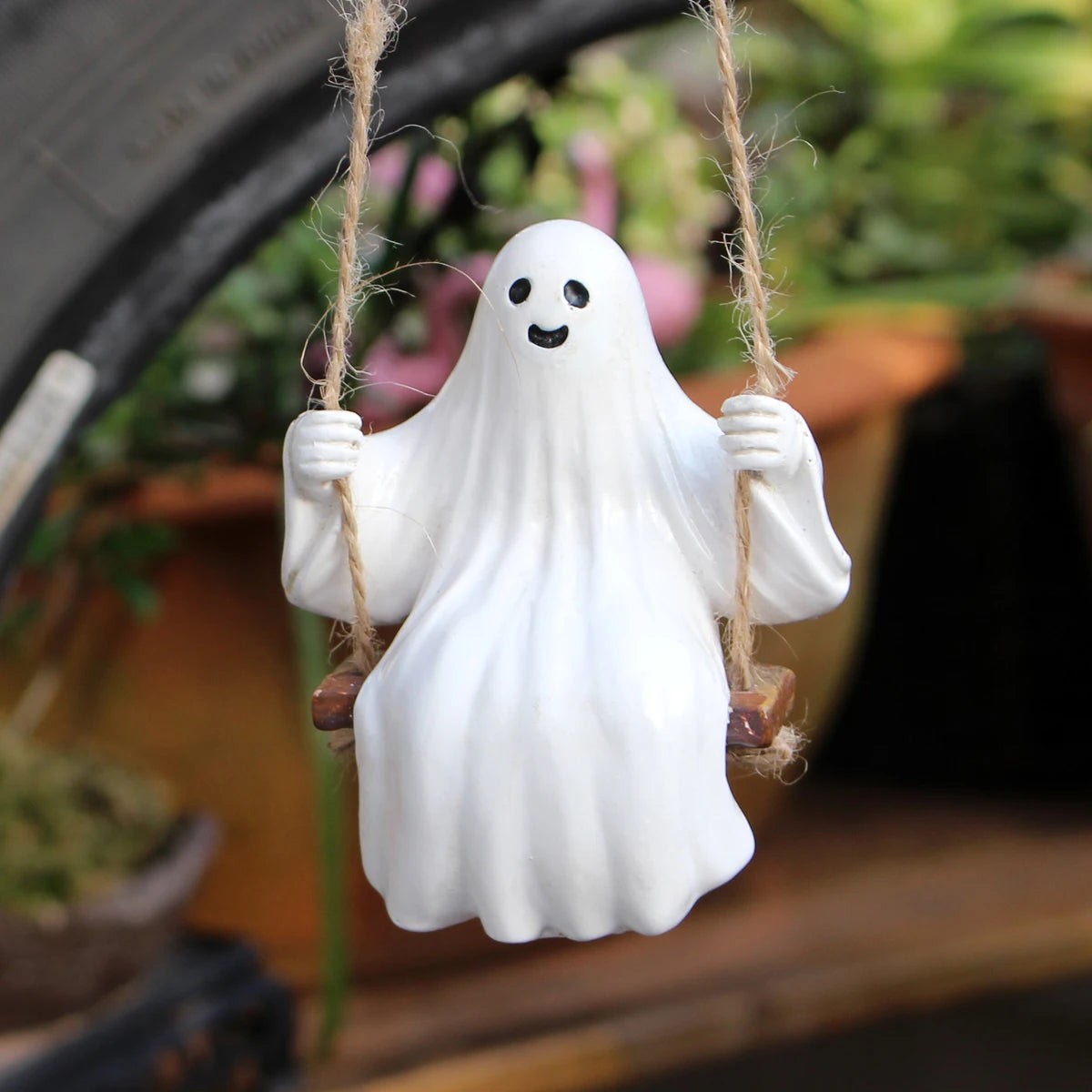 1 Set of Funny Halloween White Ghost Swing Decorations, Indoor and Outdoor Hanging White Ghost Sculptures