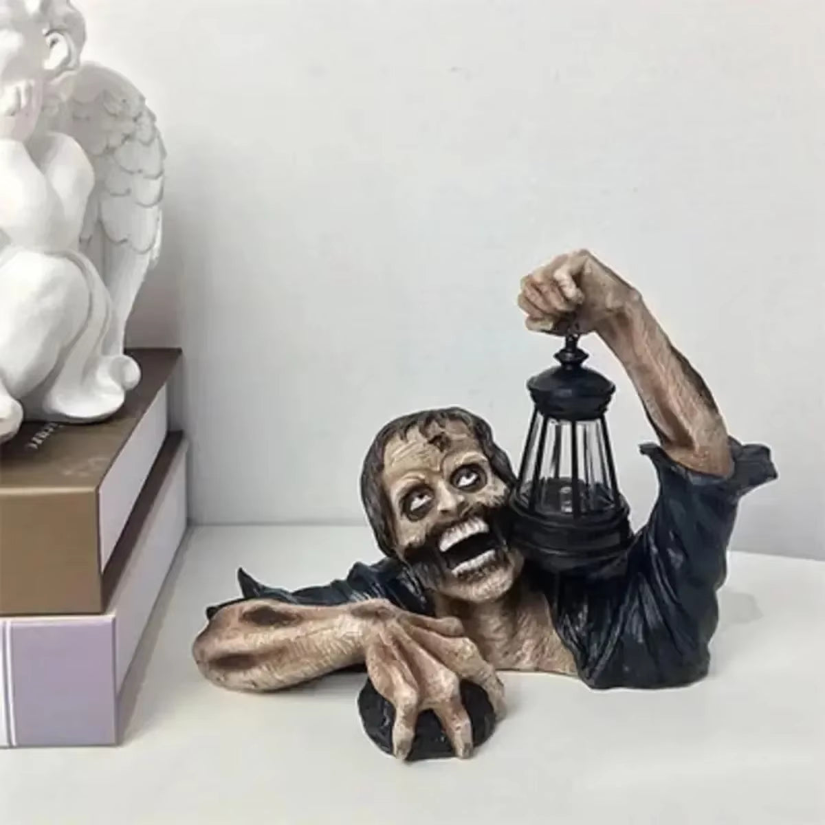 LED Zombie Lantern Halloween Crawling Horror Decor Scary Holding Lantern Zombie Outdoor Figurine Light Yard Lawn Garden Decorate